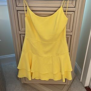 Alice + Olivia yellow dress size 6